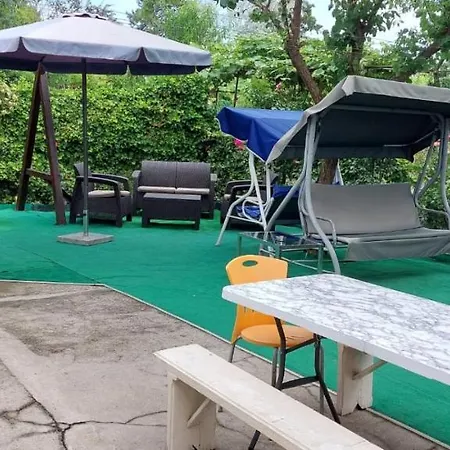 בית הארחה Alexandru אפורי נורד